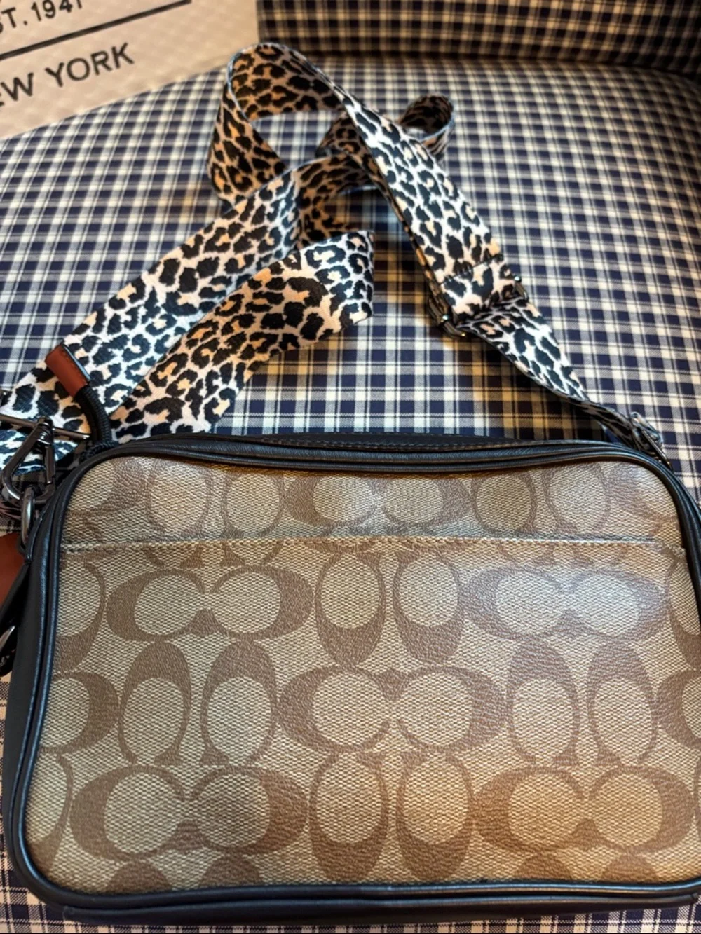 Coach Graham Signature Canvas Crossbody Bag in Tan & Brown - Picture 4 of 13